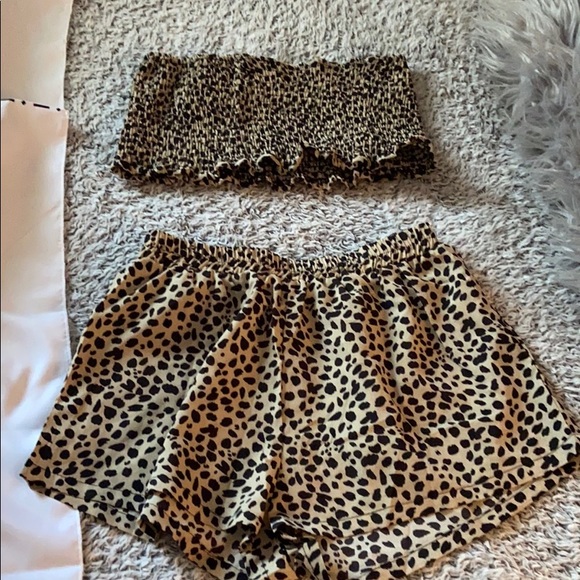 SHEIN Tops - Short and tube top set